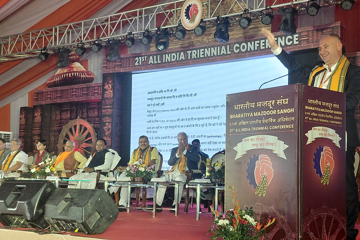 Hamza Öksüz Calls for Trade Unions to Act as Foundational Actors in the Global Transformation of Work at BMS International Conference